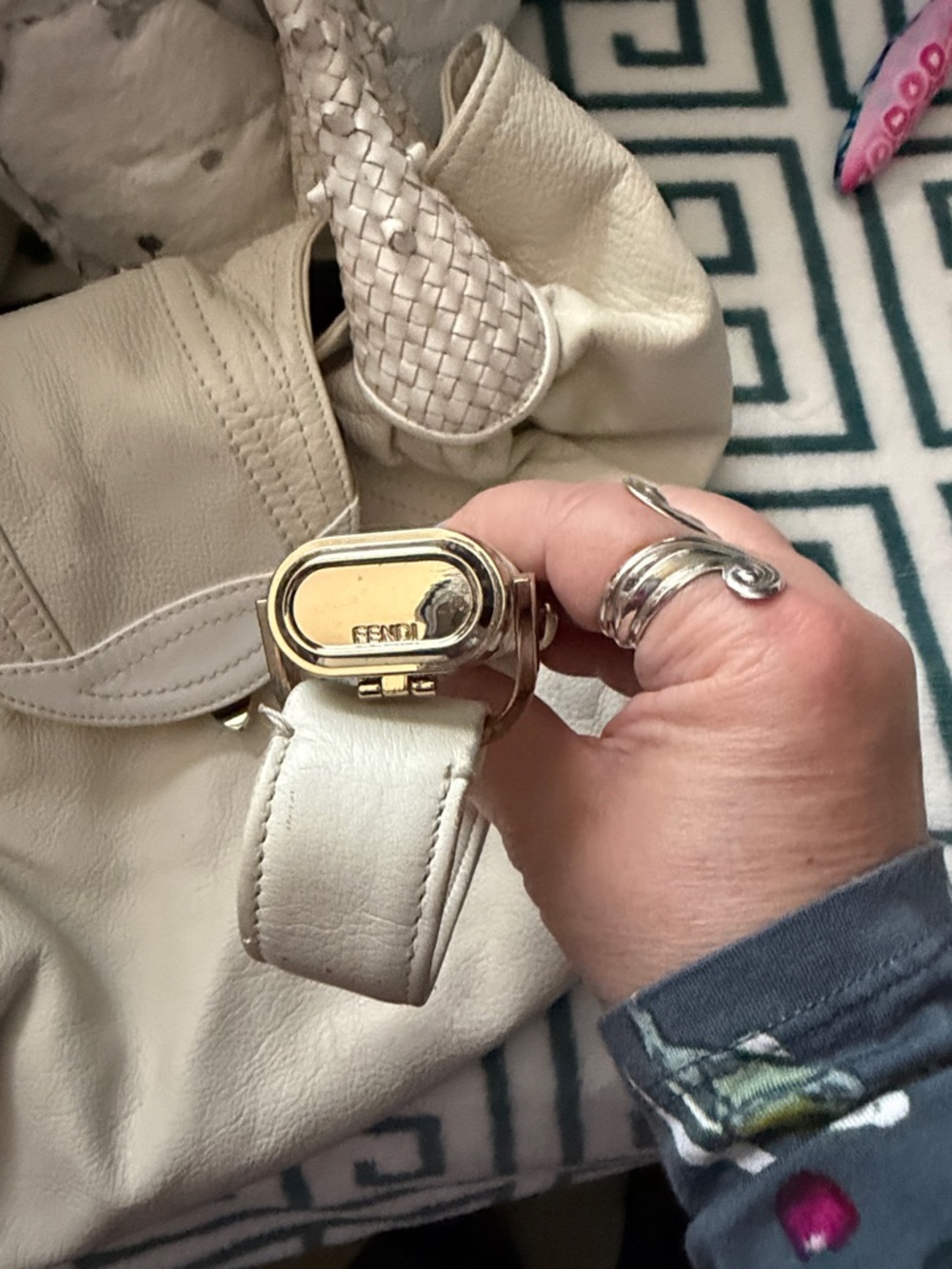 Fendi Spy White Leather Purse 👜. Made in Italy. - Picture 11 of 12